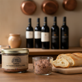 Terrine au Châteauneuf-du-Pape de 180g dans une verrine, présenté par Maison Molinet, avec sa texture et son étiquette visible.